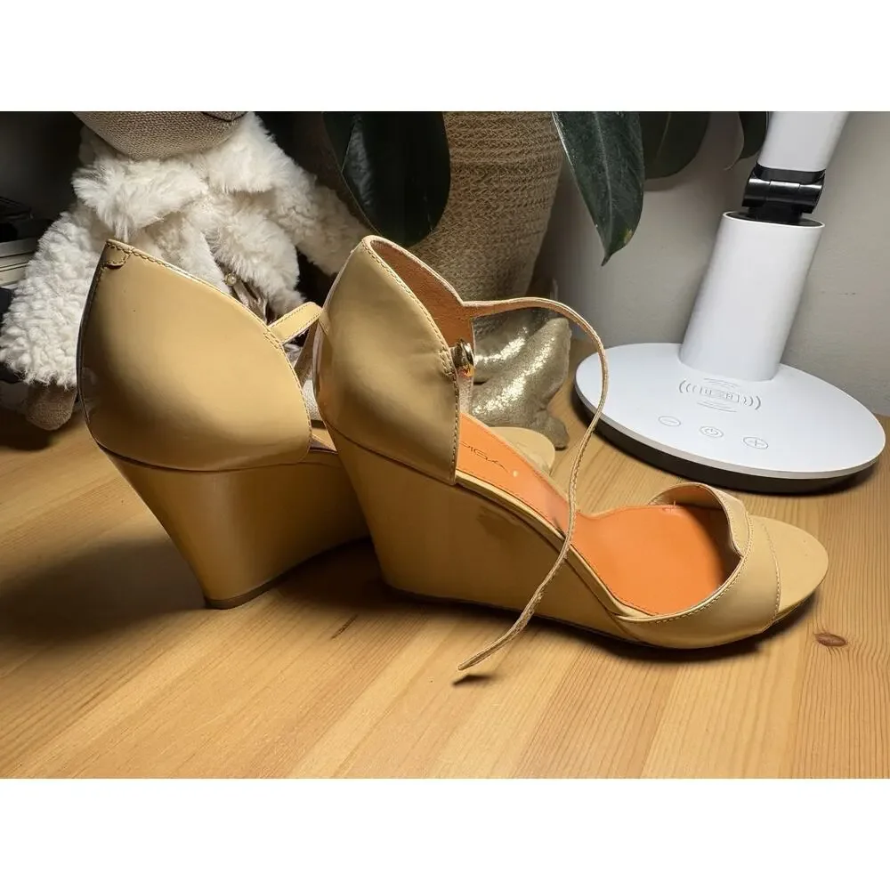 NWOT Via Spiga Women’s Beige Leather Strappy Ankle Strap Wedge Sandals 9.5M
